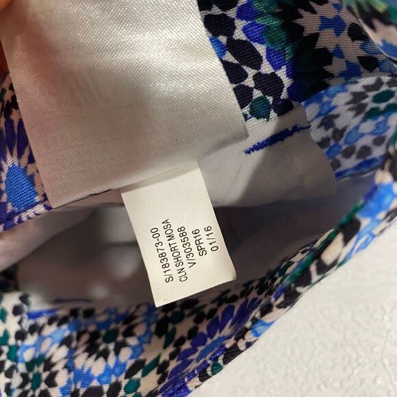 Banana Republic Blue Geometric Floral Print Shorts Women’s Size 0 Summer Dressy - Picture 8 of 8